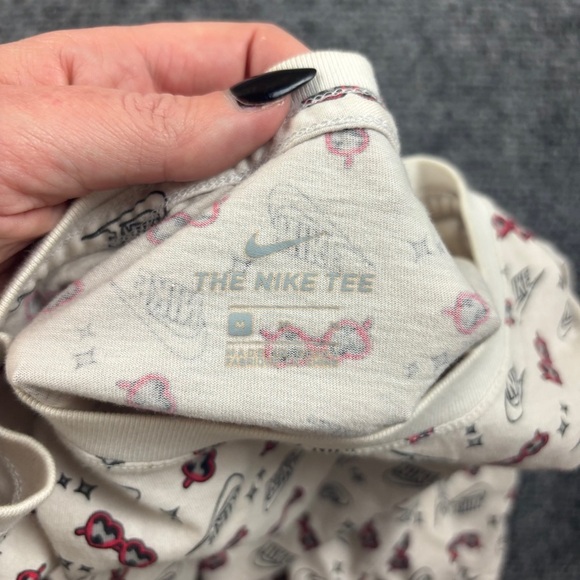 NIKE Women’s The Nike Tee Sunglasses/logo Tee Short Sleeved size: Medium - Picture 4 of 7